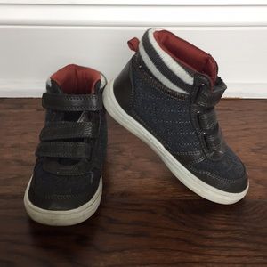 Boys hightop shoes